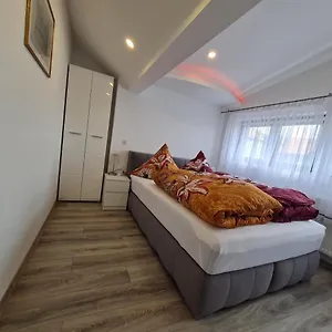  Apartment Ferien- Und Businesswohnung Sonnentor Dreiländereck Im Zweiten Stock
